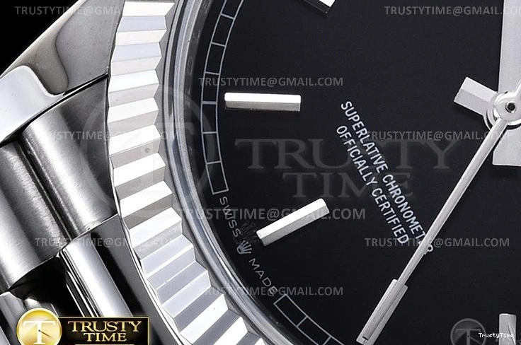 1003 Versatile RDD0220H – DayDate 36mm 701